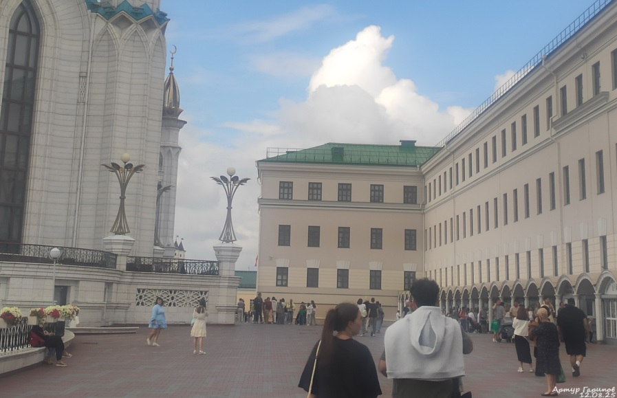 Облака Артур Гарипова, Стихи про Облака, Слон в облаках, Слон в облаках фото, Образ слона в облаках фото, Стихи про Слона, Стихи про Слона современные, Облака в Казани, Облака Казани, Облака Казани фото, Облака в Казани фото, Облака Казань, Облака в городе Казань, Казань фото, Казань столица фото, Казань Кремль фото, Казань Кул Шариф фото, Город Казань фото, Казань Поэзия, Казань Современная Поэзия, Стихи про Казань, Стихи о Казани, Стихи про Казань современные, Казань Современная Поэзия, Поэты Казани, Слон
