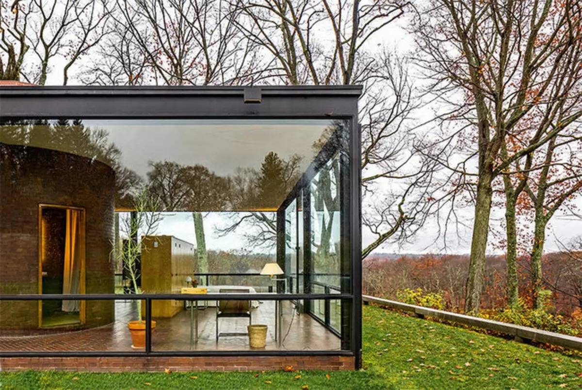 T me glass house